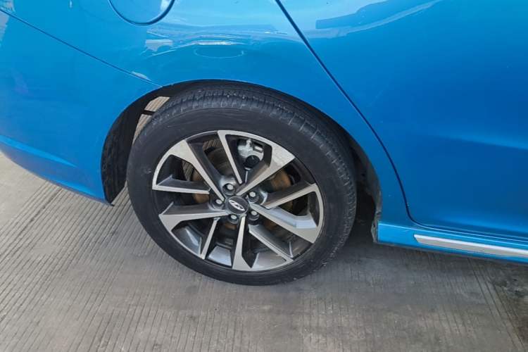 Used Chery Arrizo GX 2018 1.5T CVT Color Version China V Standard Right Rear Wheel Hub