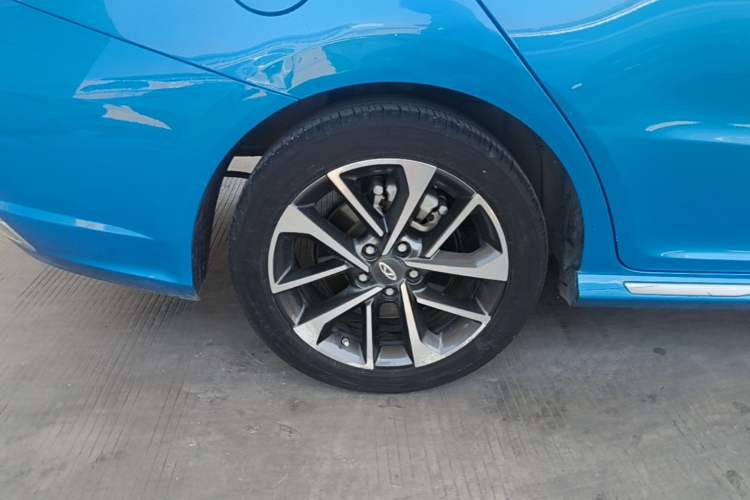Used Chery Arrizo GX 2018 1.5T CVT Color Version China V Standard Right Rear Wheel Hub