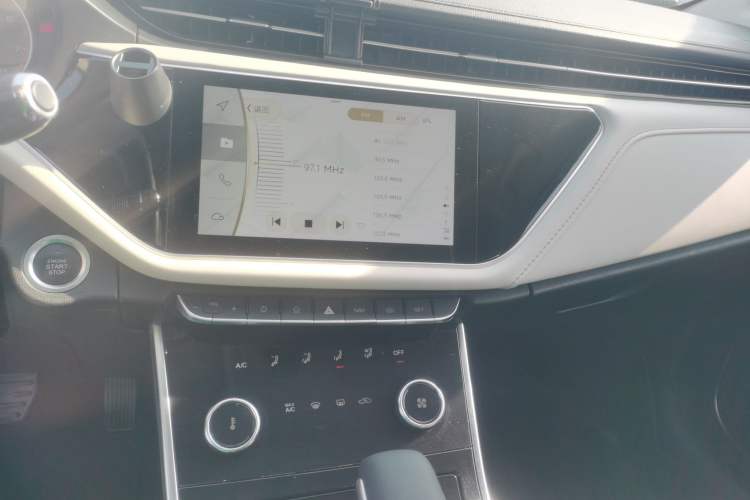 Used Chery Arrizo GX 2018 1.5T CVT Color Version China V Standard Audio And AC Panel