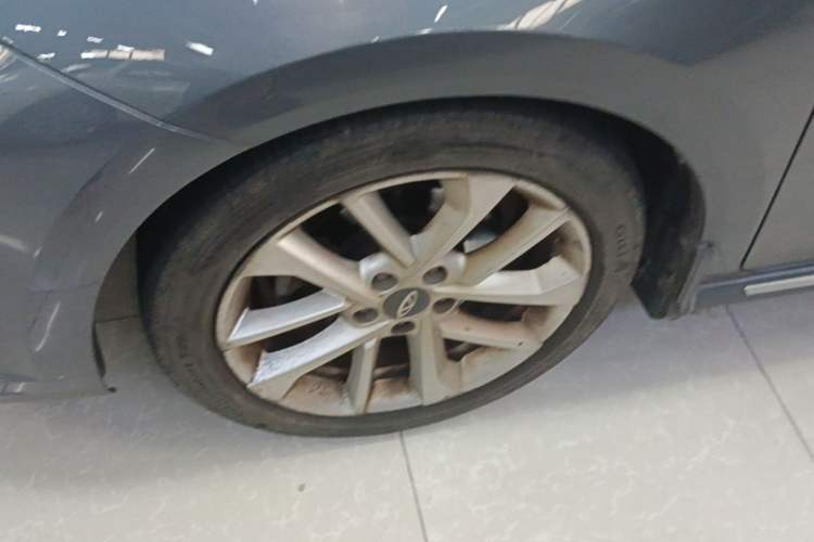 Used Chery Arrizo GX 2018 1.5T CVT Dynamic Color Version China V Standard Left Front Wheel Hub