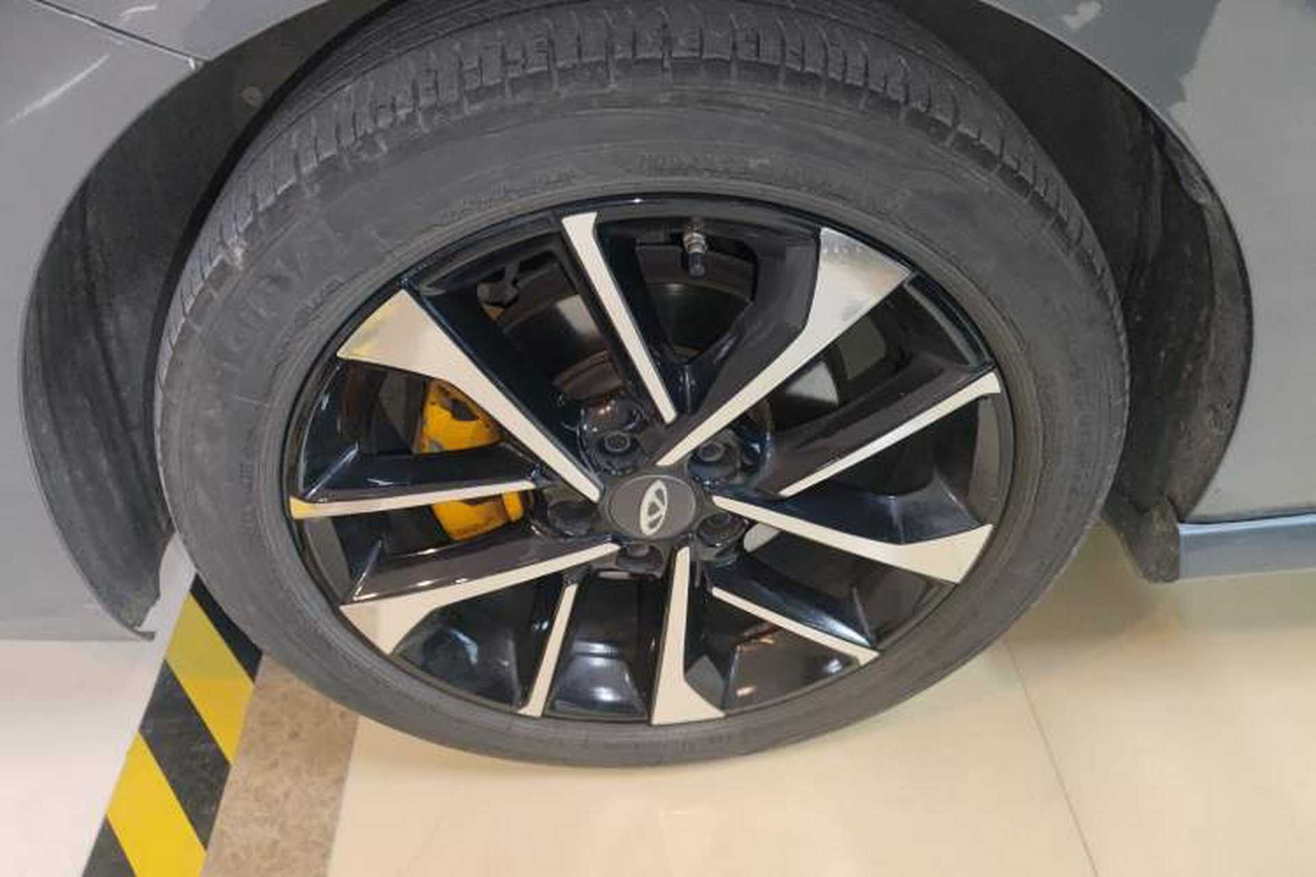 Used Chery Arrizo GX 2018 1.5T CVT Color Version China V Standard Left Front Wheel Hub