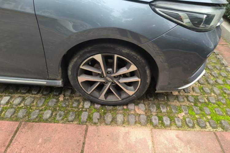 Used Chery Arrizo GX 2018 1.5T CVT Color Version China V Standard Right Front Wheel Hub