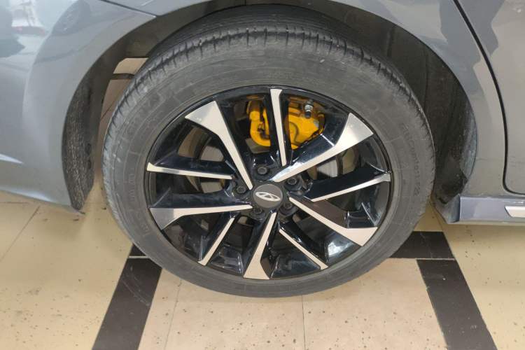 Used Chery Arrizo GX 2018 1.5T CVT Color Version China V Standard Right Rear Wheel Hub