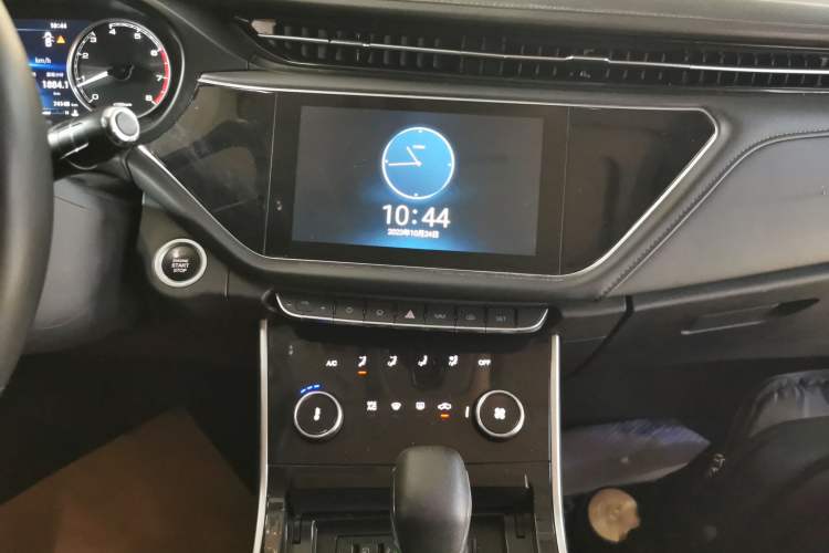 Used Chery Arrizo GX 2018 1.5T CVT Color Version China V Standard Audio And AC Panel