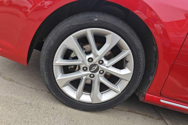 Used Chery Arrizo GX 2018 1.5T CVT Dynamic Color Version China V Standard Left Front Wheel Hub