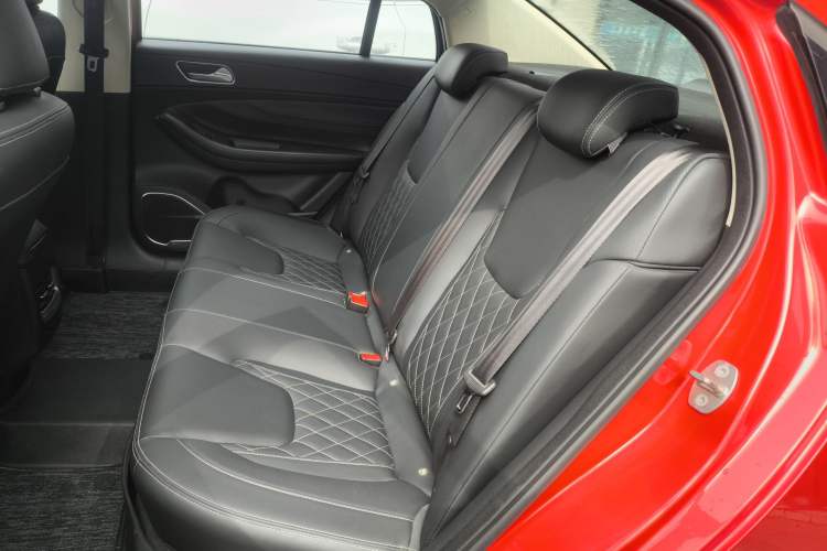 Used Chery Arrizo GX 2018 1.5T Manual Version Emission Standard China V Left Rear Seat