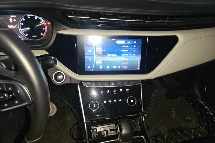 Used Chery Arrizo GX 2018 1.5T CVT Color Version China V Standard Audio And AC Panel