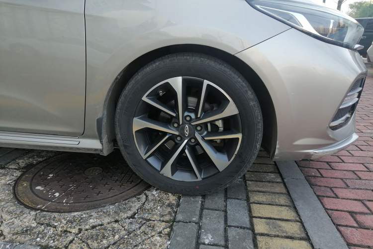 Used Chery Arrizo GX 2018 1.5T CVT Color Version China V Standard Right Front Wheel Hub