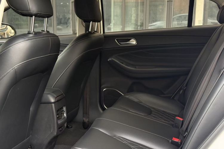 Used Chery Arrizo GX 2018 1.5T CVT Color Version China V Standard Interior 4