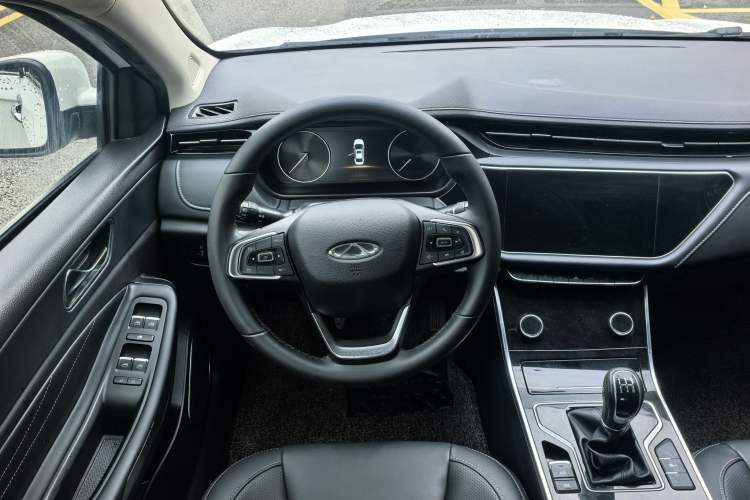 Used Chery Arrizo GX 2018 1.5T Manual Version Emission Standard China V Interior 7
