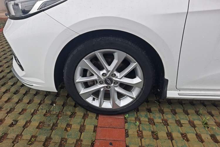Used Chery Arrizo GX 2018 1.5T CVT Dynamic Color Version China V Standard Left Front Wheel Hub