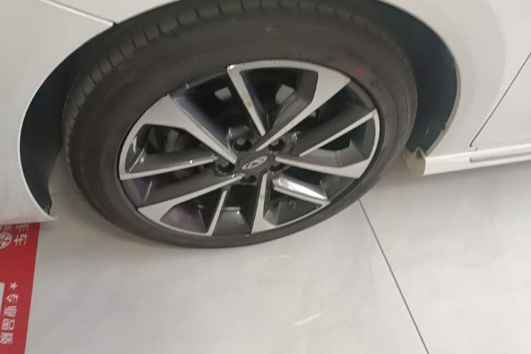Used Chery Arrizo GX 2018 1.5T CVT Color Version China V Standard Left Front Wheel Hub