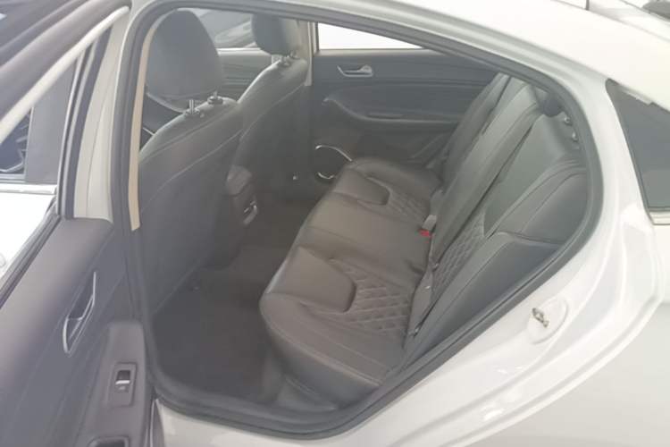 Used Chery Arrizo GX 2018 1.5T CVT Color Version China V Standard Left Rear Seat