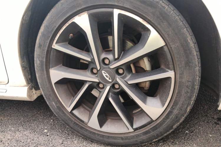 Used Chery Arrizo GX 2018 1.5T CVT Color Version China V Standard Right Front Wheel Hub