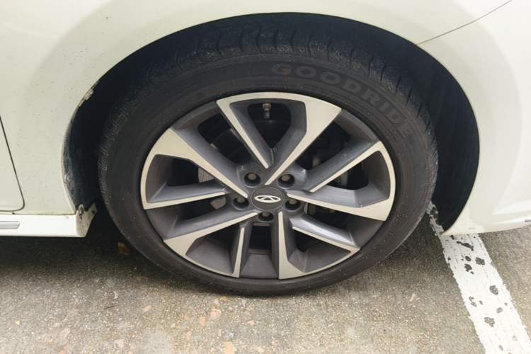Used Chery Arrizo GX 2018 1.5T CVT Color Version China V Standard Right Front Wheel Hub