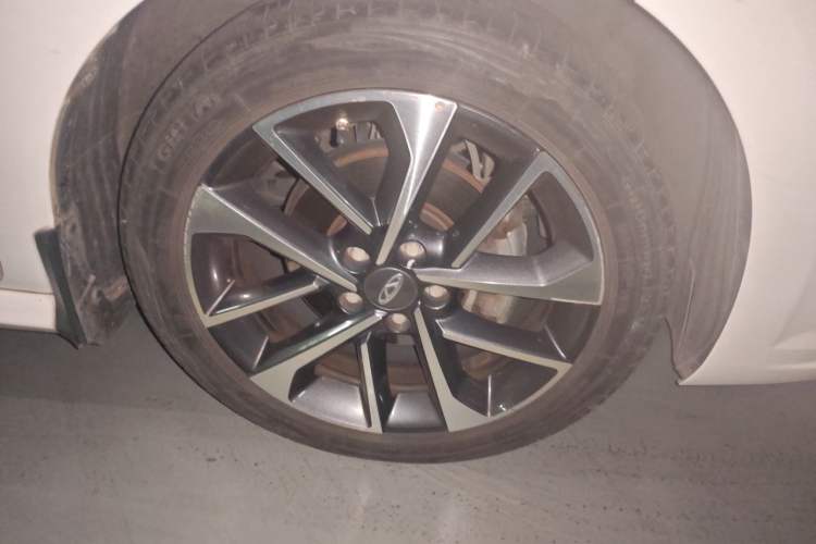 Used Chery Arrizo GX 2018 1.5T CVT Color Version China V Standard Right Front Wheel Hub