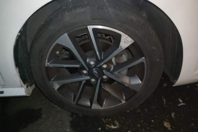 Used Chery Arrizo GX 2018 1.5T CVT Color Version China V Standard Right Front Wheel Hub