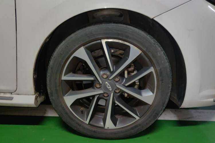 Used Chery Arrizo GX 2018 1.5T CVT Color Version China V Standard Right Front Wheel Hub
