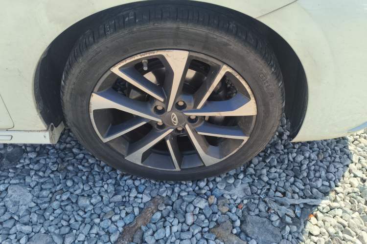 Used Chery Arrizo GX 2018 1.5T CVT Color Version China V Standard Right Front Wheel Hub