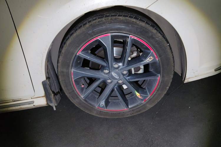 Used Chery Arrizo GX 2018 1.5T CVT Color Version China V Standard Right Front Wheel Hub