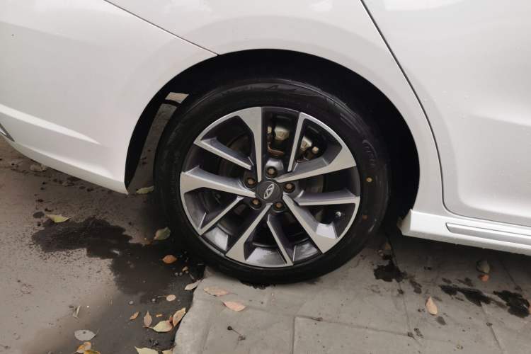 Used Chery Arrizo GX 2018 1.5T CVT Color Version China V Standard Right Rear Wheel Hub