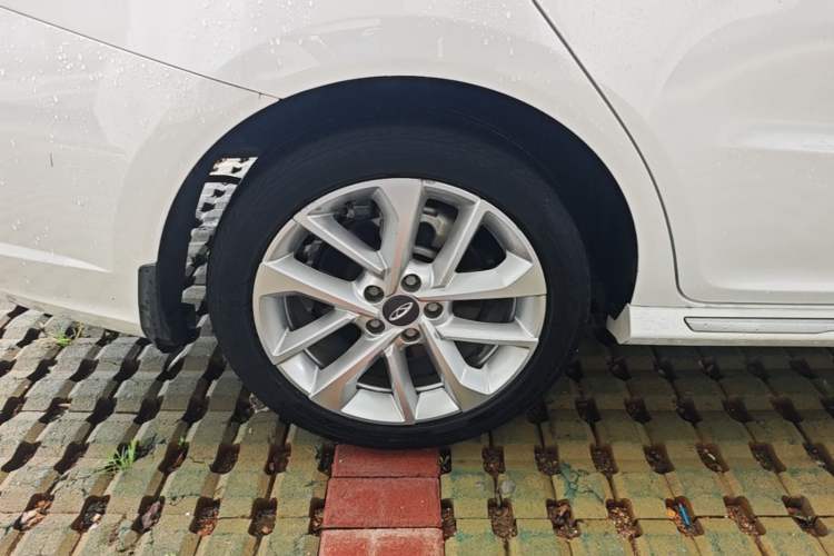 Used Chery Arrizo GX 2018 1.5T CVT Dynamic Color Version China V Standard Right Rear Wheel Hub