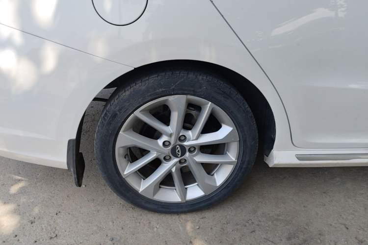 Used Chery Arrizo GX 2018 1.5T CVT Dynamic Color Version China V Standard Right Rear Wheel Hub