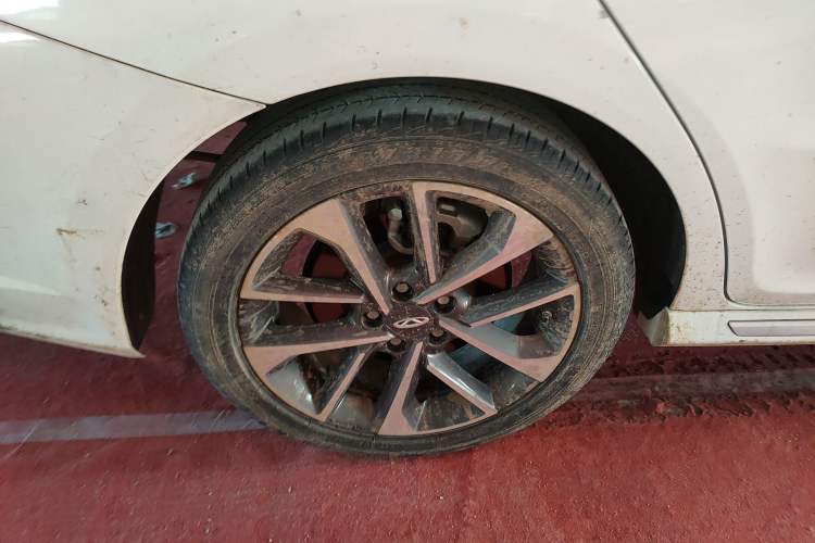 Used Chery Arrizo GX 2018 1.5T CVT Color Version China V Standard Right Rear Wheel Hub