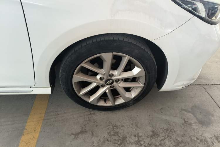 Used Chery Arrizo GX 2018 1.5T CVT Dynamic Color Version China V Standard Right Rear Wheel Hub