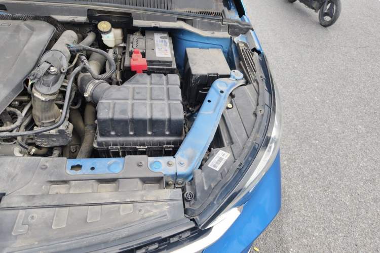 Used Chery Arrizo GX 2019 Pro 1.5T CVT Model Color Version China VI Standard Engine Bay Left