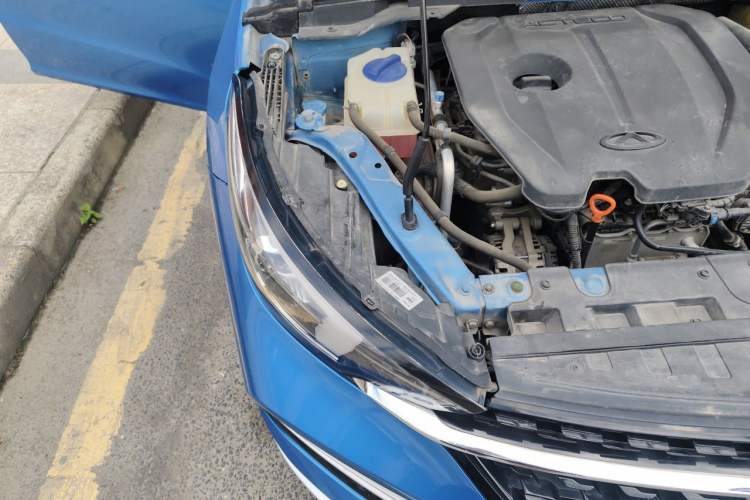 Used Chery Arrizo GX 2019 Pro 1.5T CVT Model Color Version China VI Standard Engine Bay Right