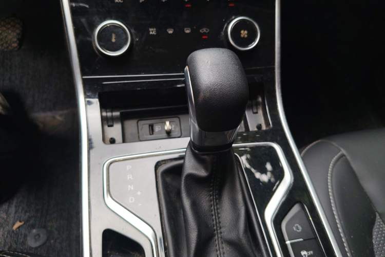 Used Chery Arrizo GX 2019 Champion Edition 1.5L CVT Fashion Model Gear Lever