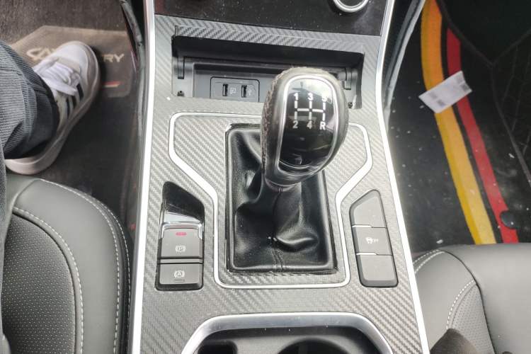 Used Chery Arrizo GX 2019 Pro 1.5T Manual Edition China VI Emission Standard Gear Lever