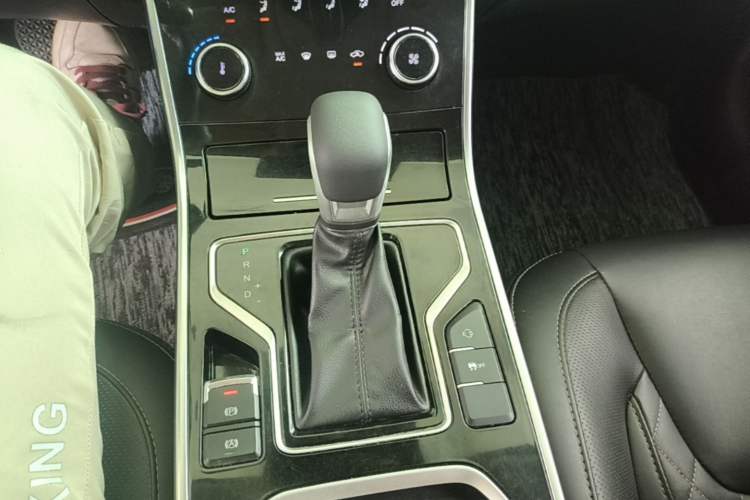 Used Chery Arrizo GX 2019 1.5T CVT New Color Version China VI Standard Gear Lever