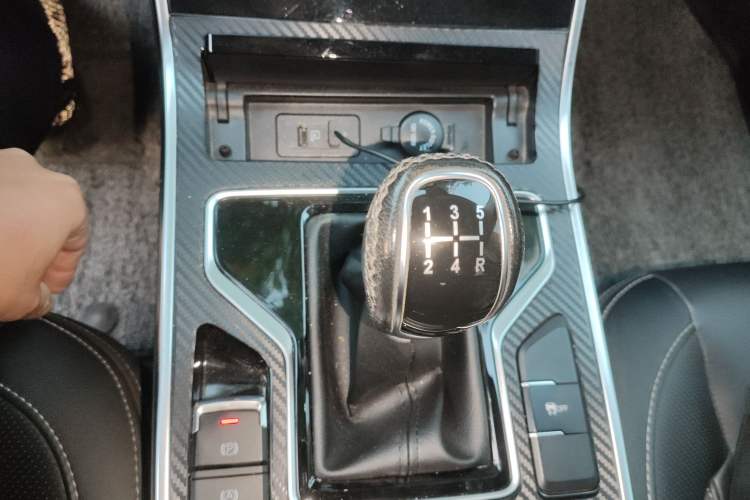 Used Chery Arrizo GX 2019 Pro 1.5T Manual Edition China VI Emission Standard Gear Lever