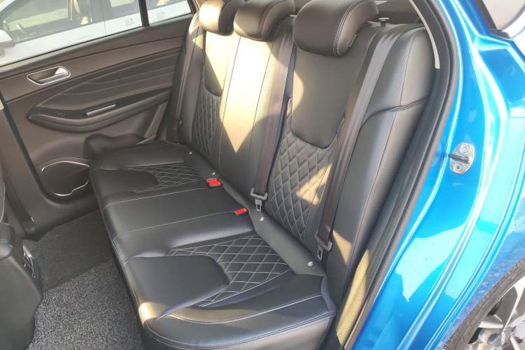 Used Chery Arrizo GX 2019 1.5T CVT New Color Version China VI Standard Interior 4
