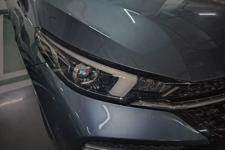 Used Chery Arrizo GX 2019 Pro 1.5T CVT Model Color Version China VI Standard Right Front Headlight