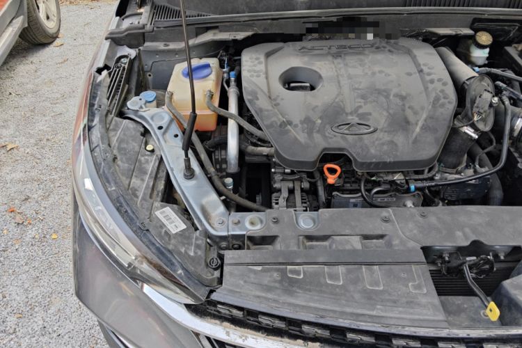 Used Chery Arrizo GX 2019 Pro 1.5T CVT Model Color Version China VI Standard Engine Bay Right