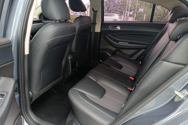 Used Chery Arrizo GX 2019 Pro 1.5T CVT Dynamic Color Edition China VI Standard Interior 4