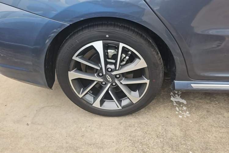 Used Chery Arrizo GX 2019 Pro 1.5T CVT Model Color Version China VI Standard Right Rear Wheel Hub
