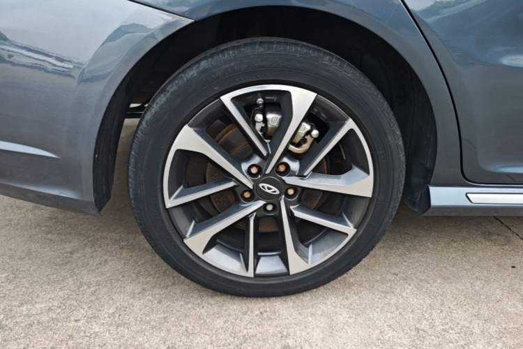 Used Chery Arrizo GX 2019 Pro 1.5T CVT Model Color Version China VI Standard Right Rear Wheel Hub