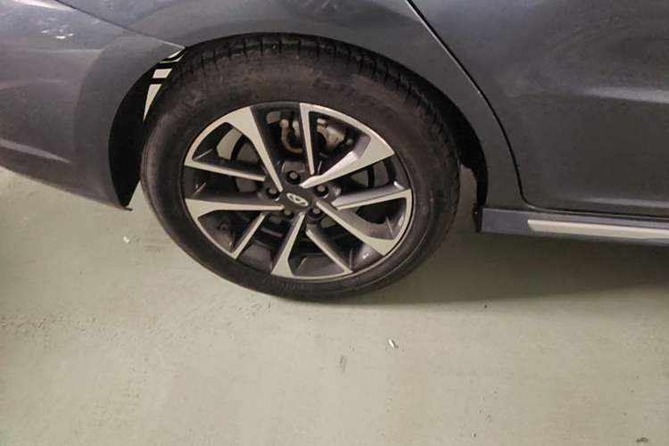 Used Chery Arrizo GX 2019 1.5T CVT New Color Version China V Standard Right Rear Wheel Hub
