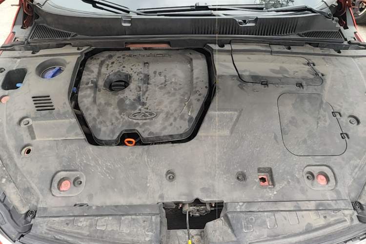 Used Chery Arrizo GX 2019 1.5T CVT New Rui Color Version China VI Standard Engine Bay