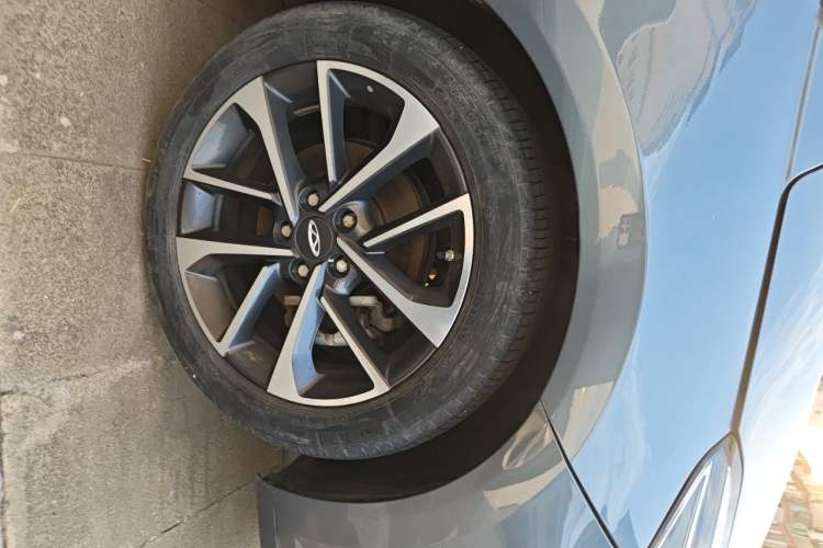 Used Chery Arrizo GX 2019 Pro 1.5T CVT Model Color Version China VI Standard Right Front Wheel Hub