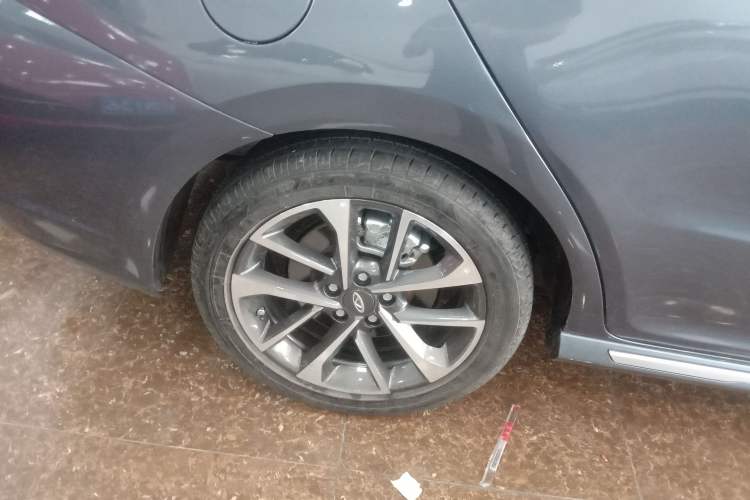Used Chery Arrizo GX 2019 Pro 1.5T CVT Model Color Version China VI Standard Right Rear Wheel Hub