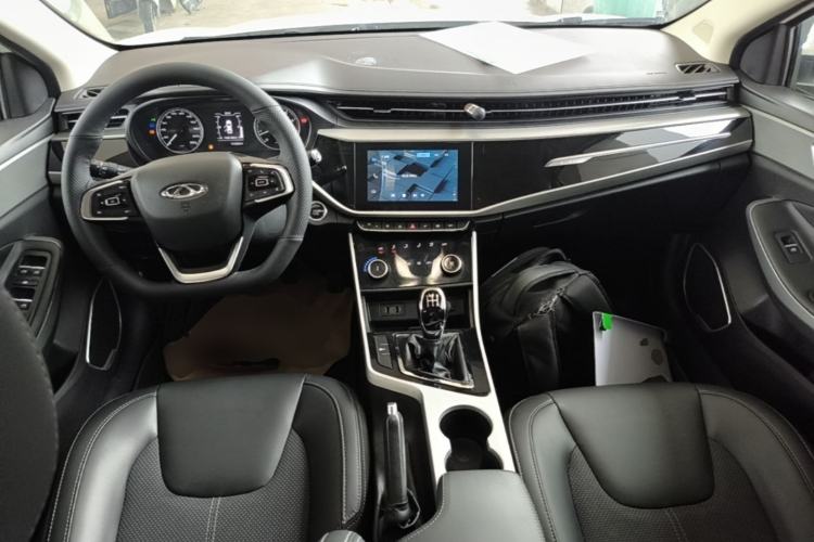 Used Chery Arrizo GX 2019 Champion Edition 1.5L Manual Fashion Model Center Console