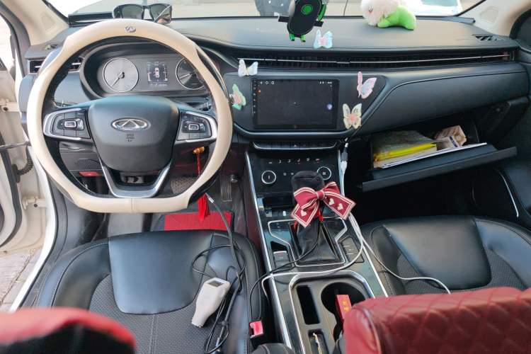 Used Chery Arrizo GX 2019 Pro 1.5T CVT Dynamic Color Edition China VI Standard Center Console