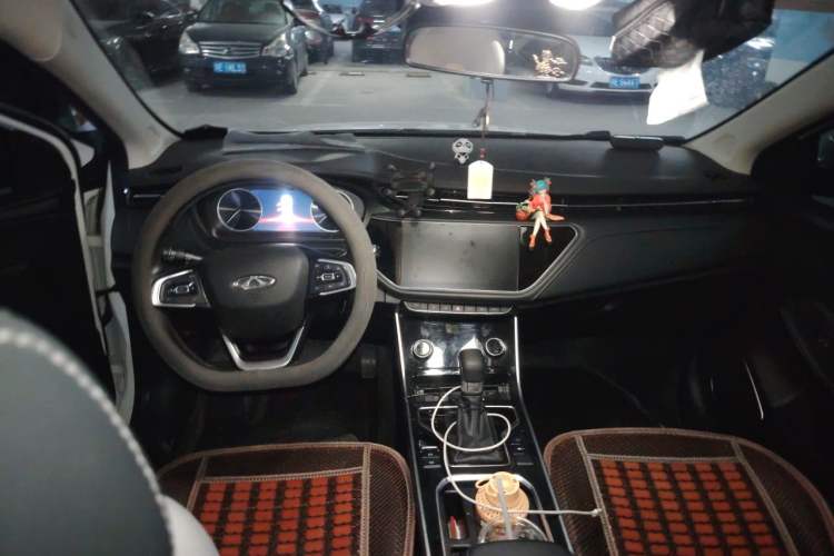 Used Chery Arrizo GX 2019 Pro 1.5T CVT Model Color Version China VI Standard Center Console