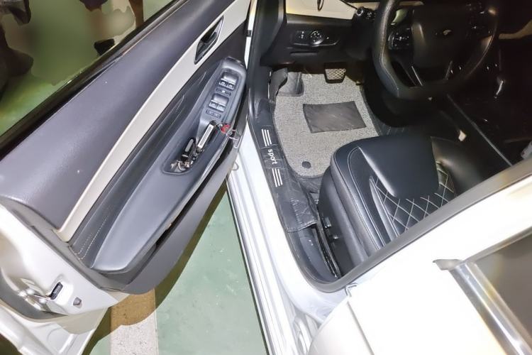 Used Chery Arrizo GX 2019 Pro 1.5T CVT Model Color Version China VI Standard Driver Seat