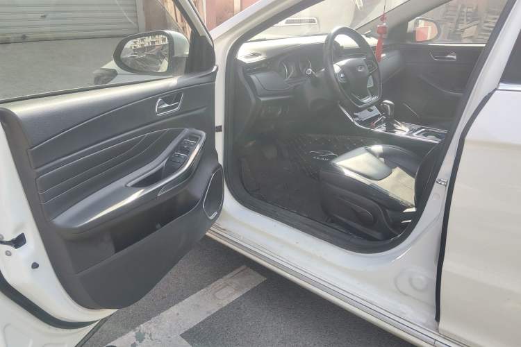 Used Chery Arrizo GX 2019 Pro 1.5T CVT Dynamic Color Edition China VI Standard Driver Seat